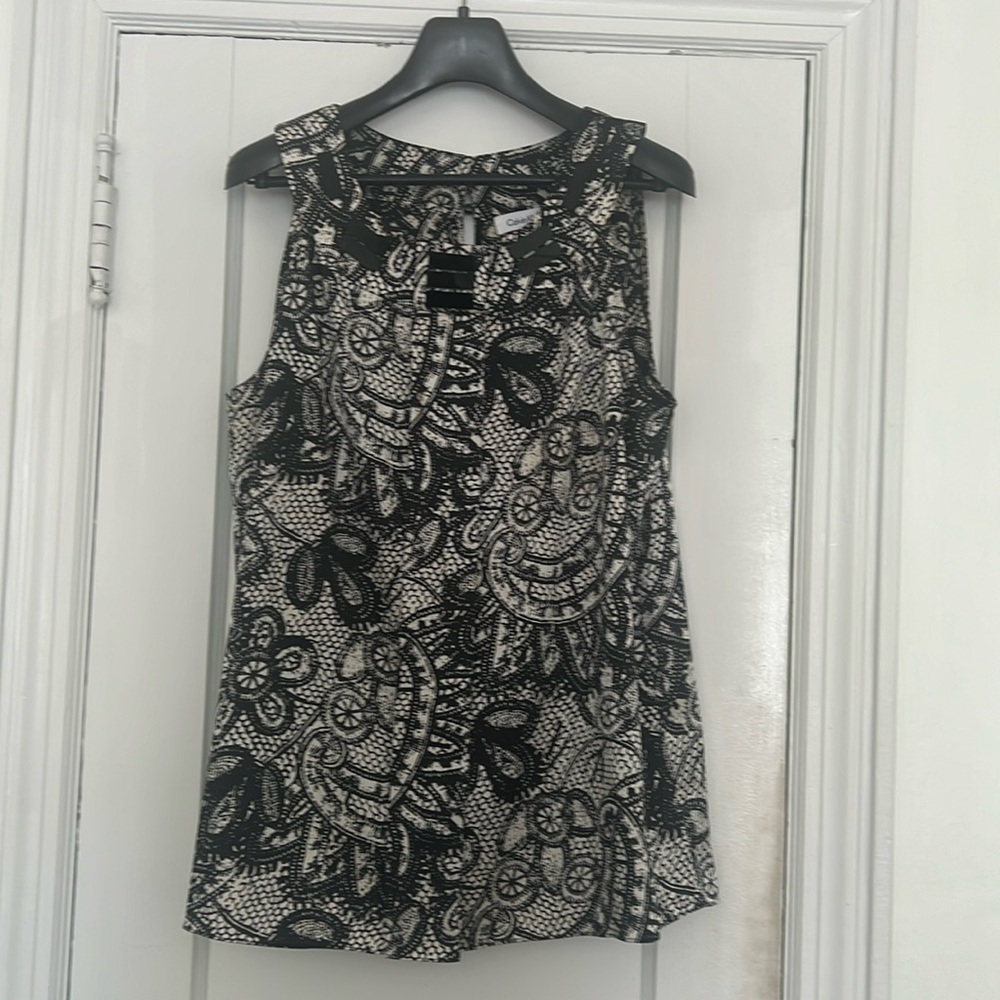 Calvin Klein black and white pattern sleeves top